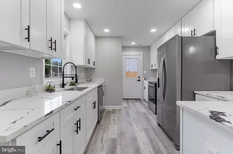 148 Lambert Dr, Manassas Park, VA 20111