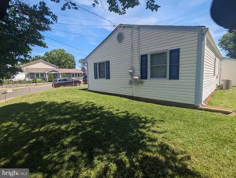 125 Colburn Dr, Manassas Park, VA 20111 photo 3