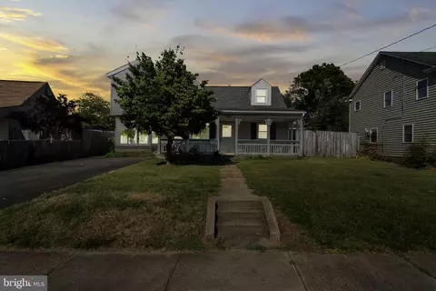 168 Manassas Dr, Manassas Park, VA 20111