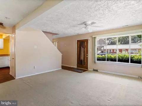 Living - 112 Holden Dr, Manassas Park, VA 20111 photo 3 of 9