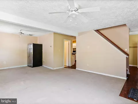 Living - 112 Holden Dr, Manassas Park, VA 20111 photo 2 of 9