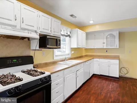Kitchen - 112 Holden Dr, Manassas Park, VA 20111 photo 1 of 3