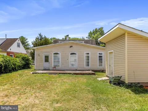 Exterior - 112 Holden Dr, Manassas Park, VA 20111 photo 8 of 9
