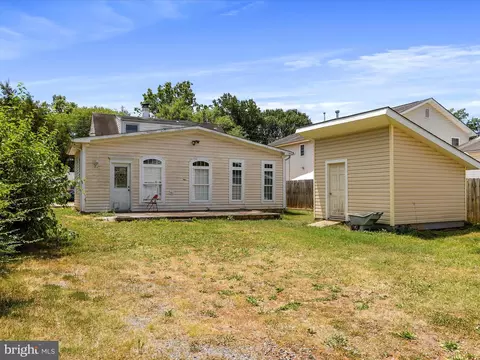 Exterior - 112 Holden Dr, Manassas Park, VA 20111 photo 7 of 9