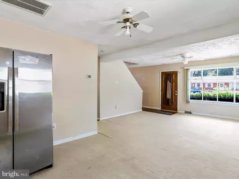 Living - 112 Holden Dr, Manassas Park, VA 20111 photo 6 of 9