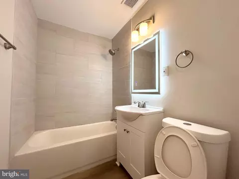 Bath - 108 Sheldon St, Manassas Park, VA 20111 photo 1 of 2