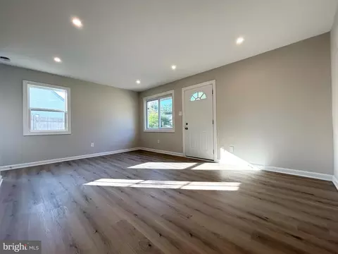Living - 108 Sheldon St, Manassas Park, VA 20111 photo 1 of 2