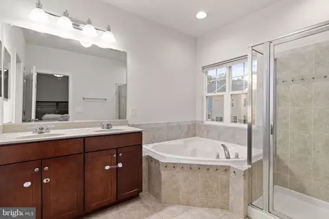 9035 Christopher Ln, Manassas Park, VA 20111 photo 23