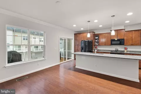 9035 Christopher Ln, Manassas Park, VA 20111 photo 15