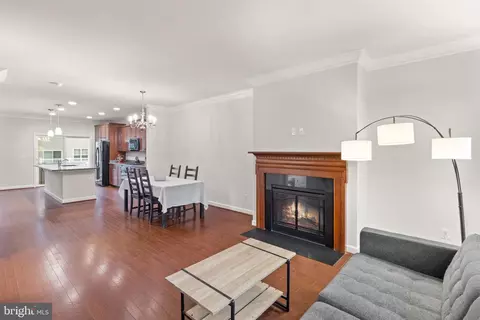 9035 Christopher Ln, Manassas Park, VA 20111 photo 4