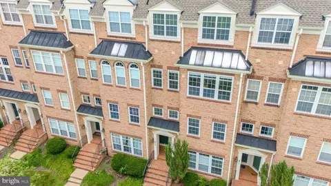 9818 Pickens Pl, Manassas Park, VA 20111