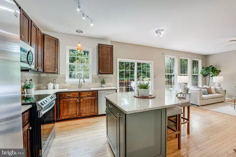 9285 Matthew Dr, Manassas Park, VA 20111 photo 20