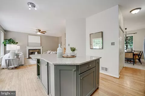 9285 Matthew Dr, Manassas Park, VA 20111 photo 19