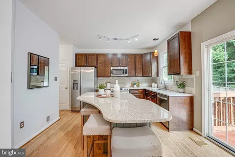 9285 Matthew Dr, Manassas Park, VA 20111 photo 17