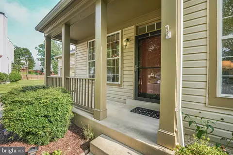 9285 Matthew Dr, Manassas Park, VA 20111 photo 5