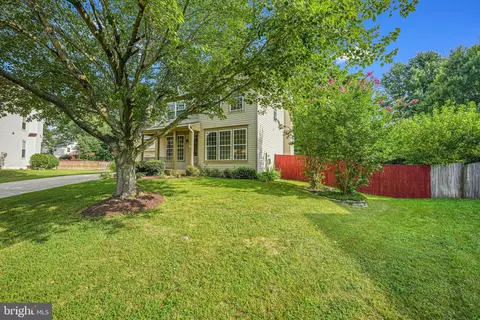 9285 Matthew Dr, Manassas Park, VA 20111 photo 4