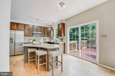 9285 Matthew Dr, Manassas Park, VA 20111 photo 16