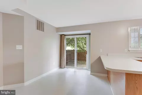 9263 Kristy Dr, Manassas Park, VA 20111 photo 10