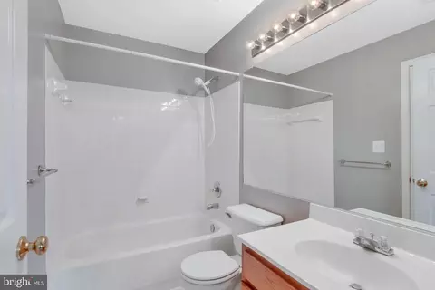 9263 Kristy Dr, Manassas Park, VA 20111 photo 18