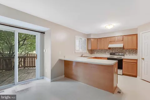 9263 Kristy Dr, Manassas Park, VA 20111 photo 5
