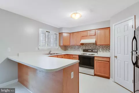 9263 Kristy Dr, Manassas Park, VA 20111 photo 6