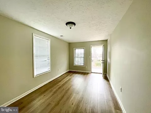 Living - 145 Scott Dr, Manassas Park, VA 20111 photo 11 of 15