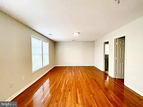 Living - 145 Scott Dr, Manassas Park, VA 20111 photo 12 of 15