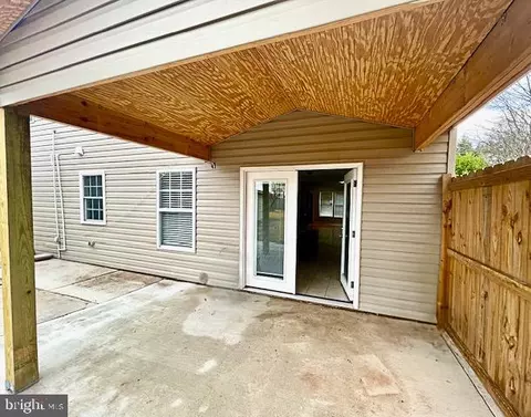 Exterior - 145 Scott Dr, Manassas Park, VA 20111 photo 7 of 8