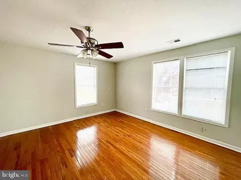 Living - 145 Scott Dr, Manassas Park, VA 20111 photo 15 of 15