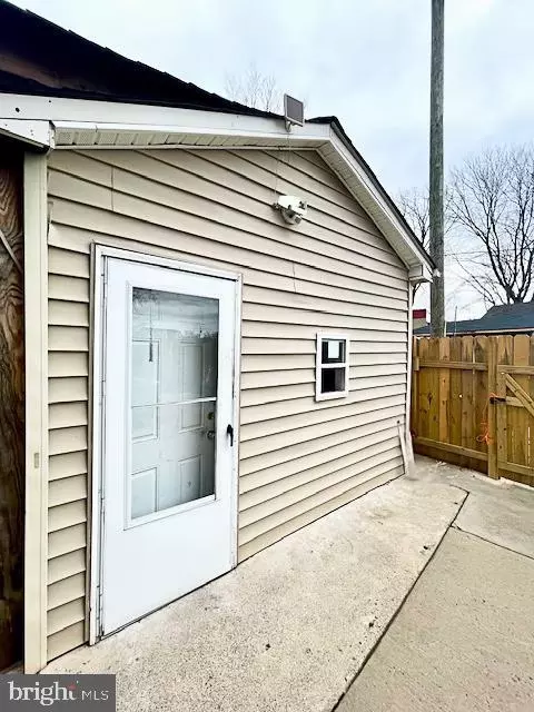 Exterior - 145 Scott Dr, Manassas Park, VA 20111 photo 6 of 8