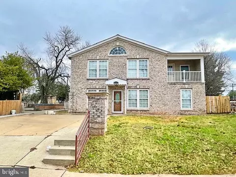145 Scott Dr, Manassas Park, VA 20111