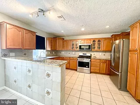 Kitchen - 145 Scott Dr, Manassas Park, VA 20111 photo 1 of 3