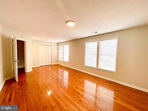 Living - 145 Scott Dr, Manassas Park, VA 20111 photo 13 of 15