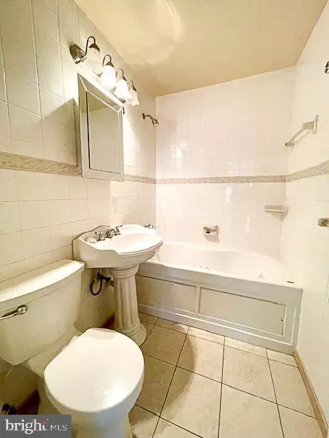 Bath - 145 Scott Dr, Manassas Park, VA 20111 photo 1 of 4