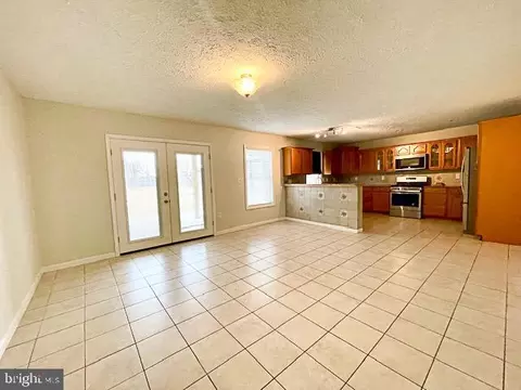 Living - 145 Scott Dr, Manassas Park, VA 20111 photo 6 of 15