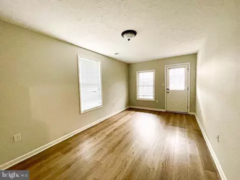 Living - 145 Scott Dr, Manassas Park, VA 20111 photo 10 of 15