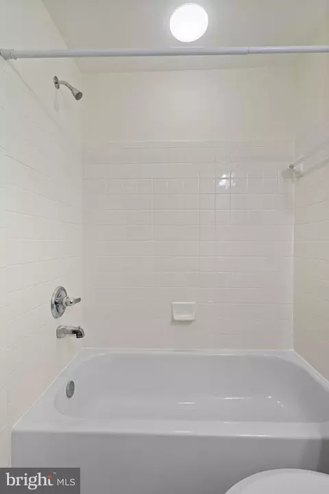 Bath - 9218 William St, Manassas Park, VA 20111 photo 5 of 5