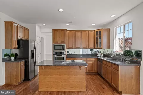 Kitchen - 9218 William St, Manassas Park, VA 20111 photo 2 of 5
