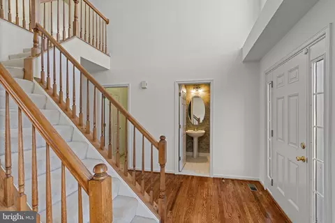 Entry Way - 9218 William St, Manassas Park, VA 20111 photo 2 of 4