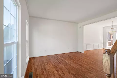Living - 9218 William St, Manassas Park, VA 20111 photo 1 of 12