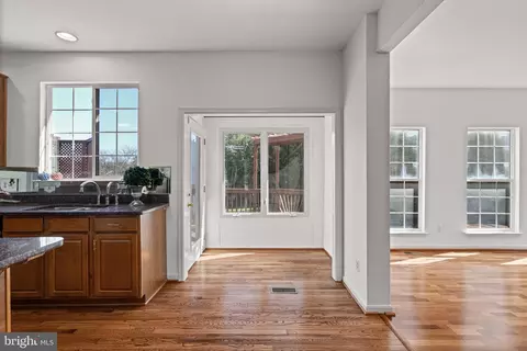 Entry Way - 9218 William St, Manassas Park, VA 20111 photo 3 of 4