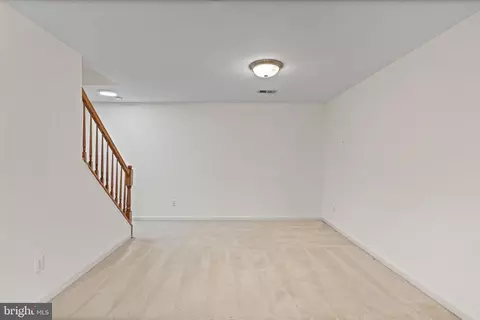 Living - 9218 William St, Manassas Park, VA 20111 photo 11 of 12