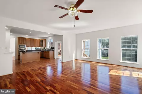Living - 9218 William St, Manassas Park, VA 20111 photo 7 of 12