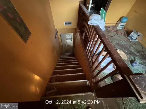 Entry Way - 126 Scott Dr, Manassas Park, VA 20111 photo 4 of 5