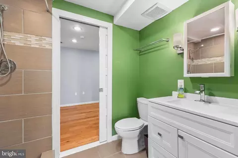 8646 Cartwright Ct, Manassas Park, VA 20111 photo 32