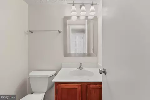 8646 Cartwright Ct, Manassas Park, VA 20111 photo 13