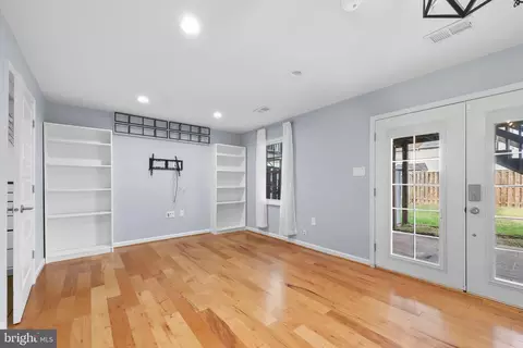 8646 Cartwright Ct, Manassas Park, VA 20111 photo 31