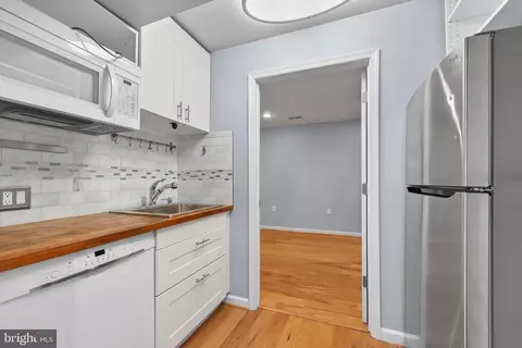8646 Cartwright Ct, Manassas Park, VA 20111 photo 26