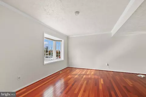 8646 Cartwright Ct, Manassas Park, VA 20111 photo 5