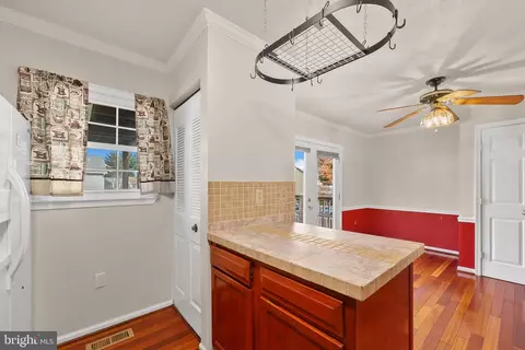 8646 Cartwright Ct, Manassas Park, VA 20111 photo 12